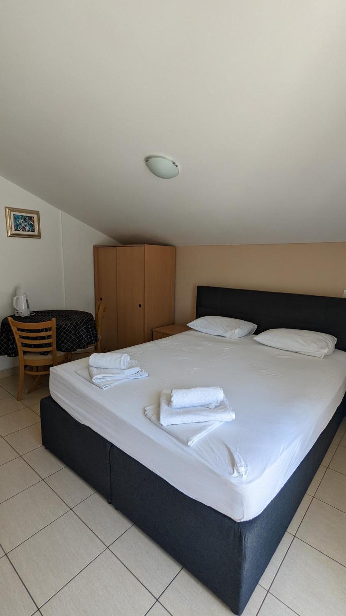 Vesna * Gradac (Split-Dalmatia)